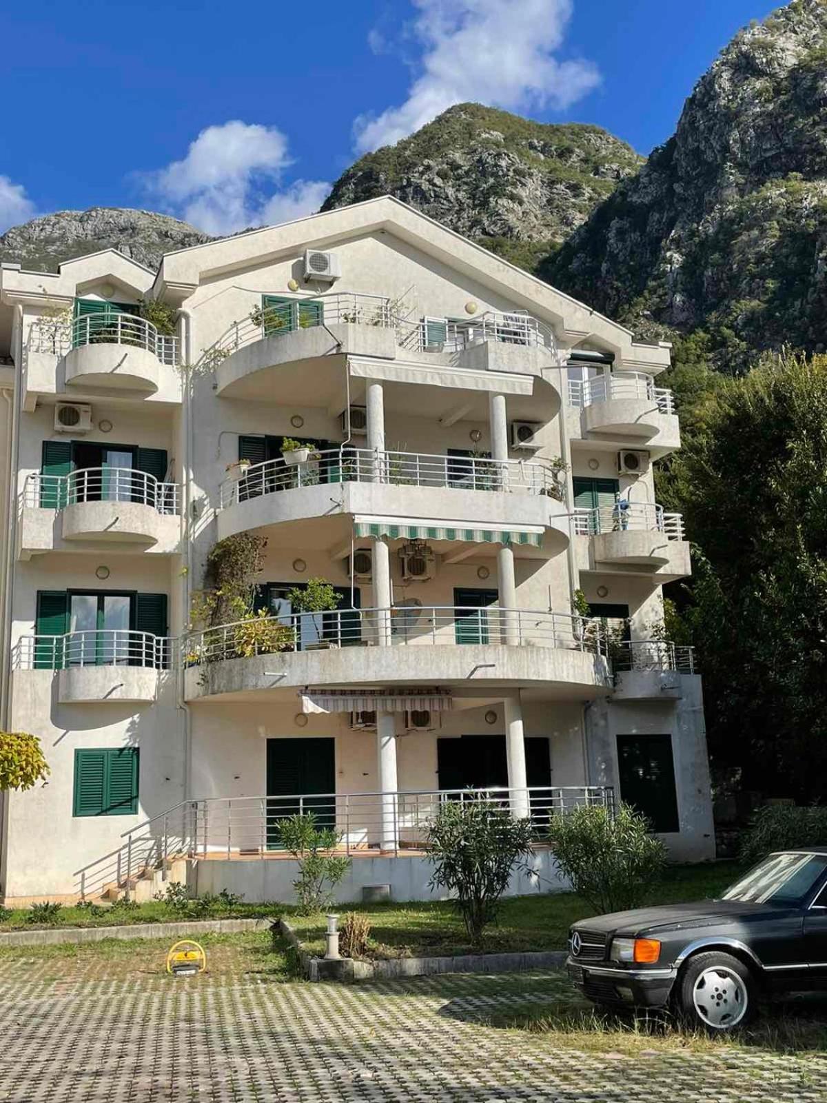 Apartman Mia Рисан Экстерьер фото